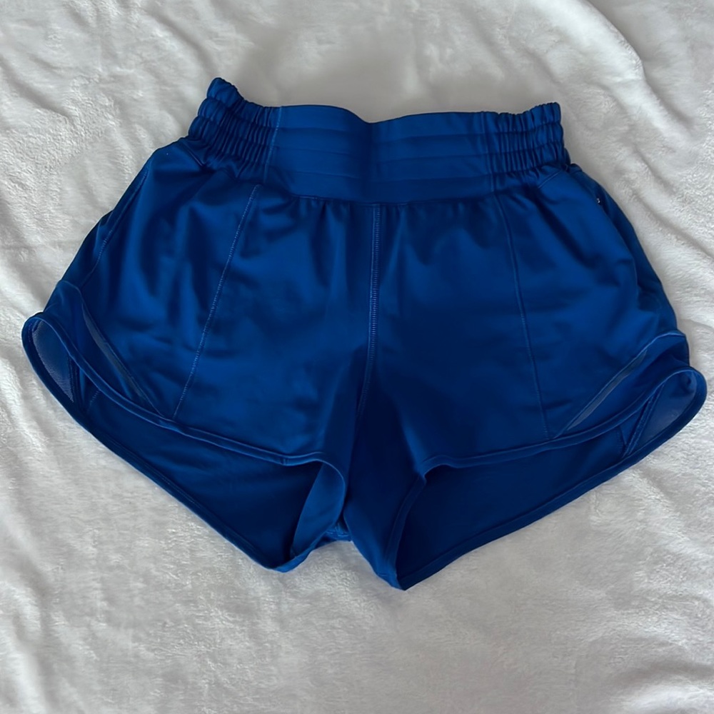 Lululemon Hotty Hot Shorts HR 2.5”